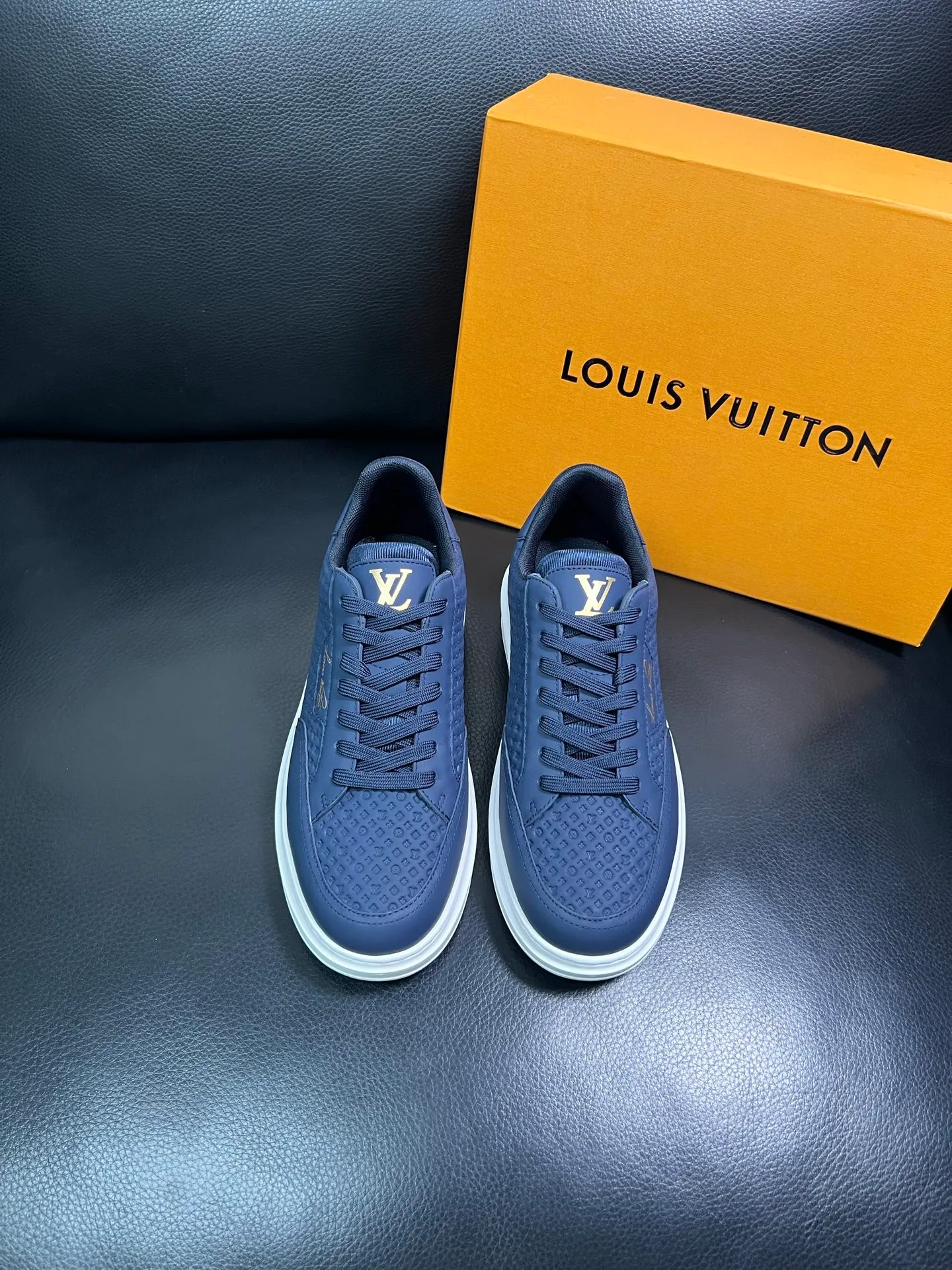 Men's shoes 💰740 Lv high quality top crafts Louis Vuitton sports shoes counter synchronized with original factory configuration, uppers imported from Italy, high-quality splicing colorful complex crafts, imported mesh pads soft and comfortable, soles: original soles specially provided by the original factory, T men's shoes 💰U exclusive movable molded soles super comfortable, original factory and single goods, welcome to compare, code number 38-44 (customized 45) 85867